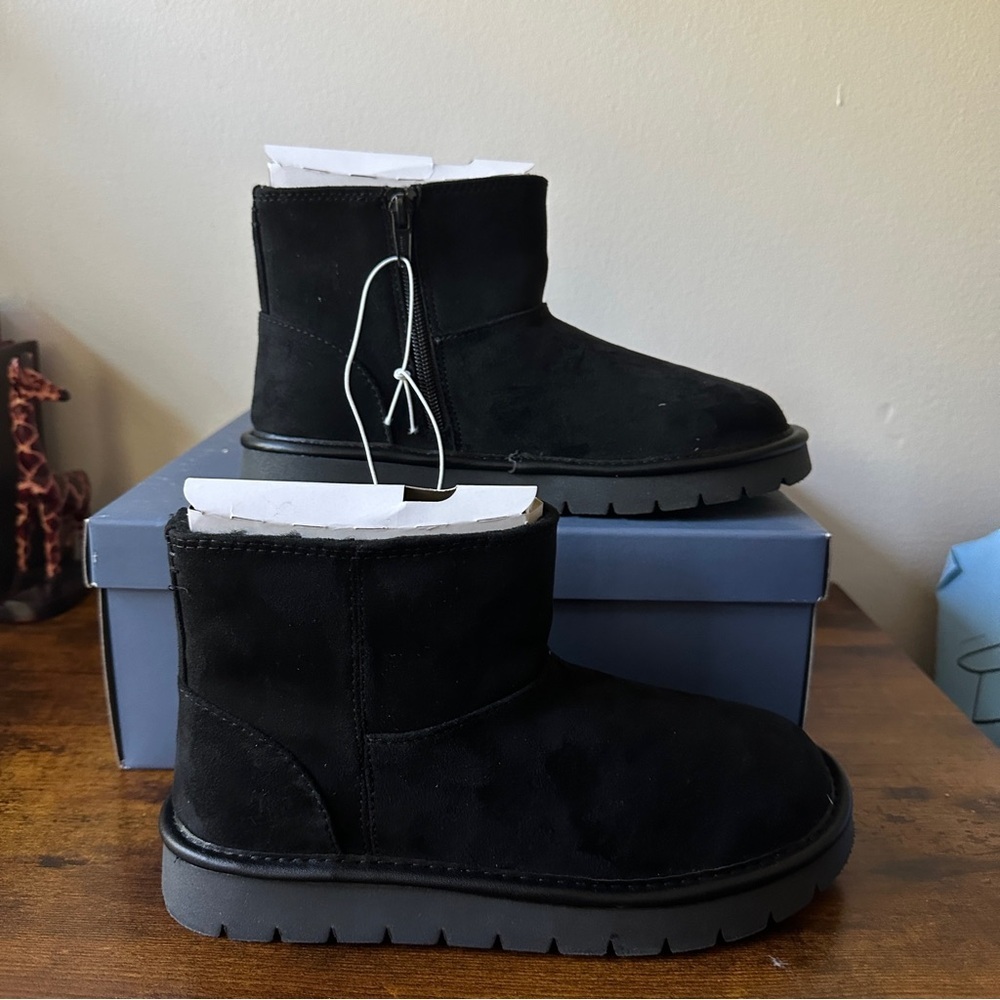 Universal Thread Women's May Suede Boots Black Size 6 Memory Foam NIB